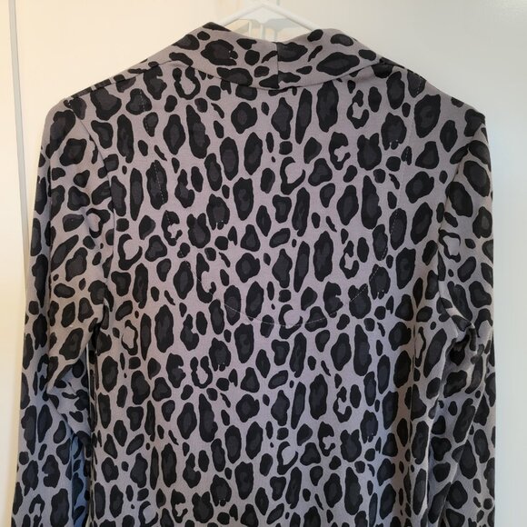 Chico's Tunic Top Animal Print Black Gray Women Size Small - Picture 9 of 14